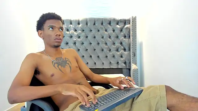 Chat +18 de nero_reyd ao vivo