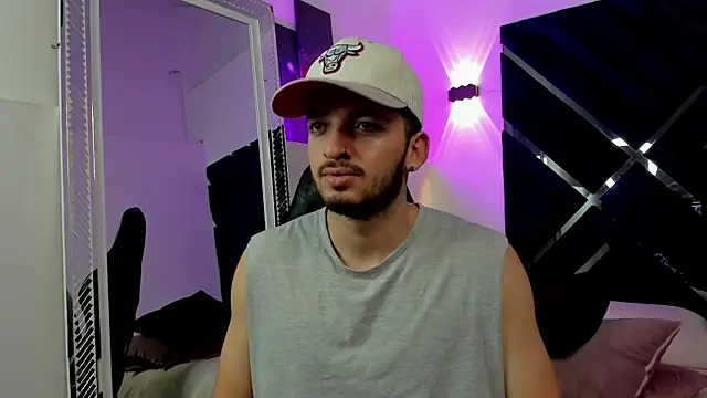 Logan_Wolf-js: διαδικτυακό σόου στην κάμερα