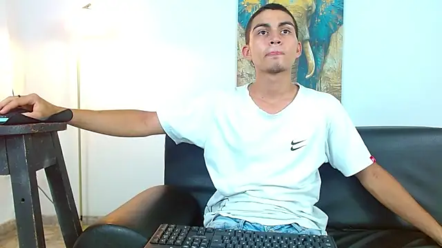 lucass_18 webkamerás műsora