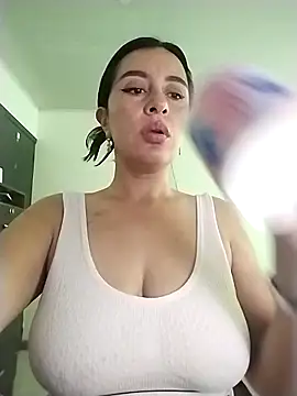 hailey85 élő XXX-chatje