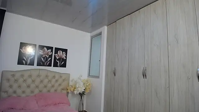 pinky_f00x Chat XXX live