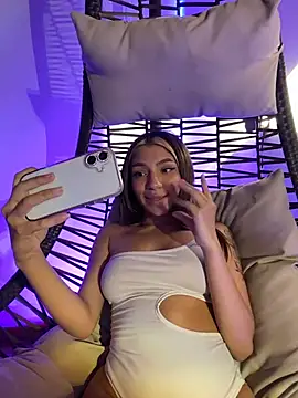 Isabella18_pink 现场XXX聊天