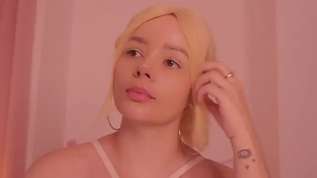 bella_adams_ 现场XXX聊天