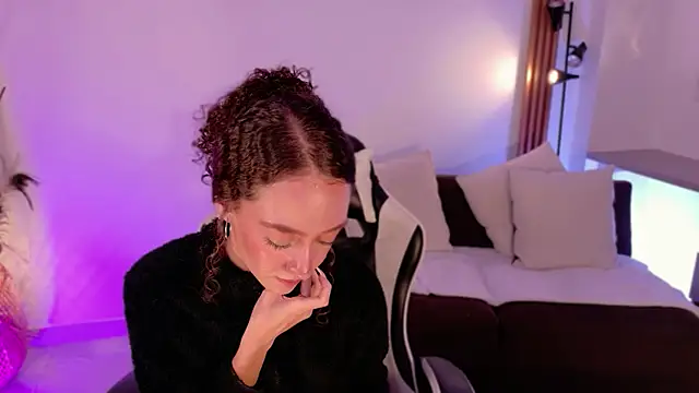 Chat +18 de ChloeMoreti ao vivo