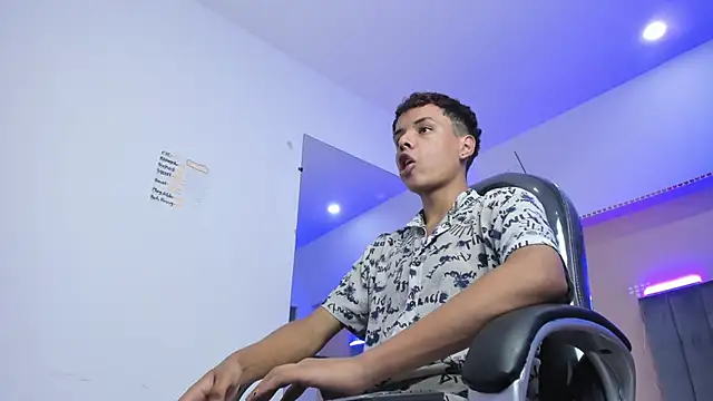 Živý XXX chat Xavier_Fox___