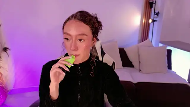 ChloeMoreti: απευθείας συνομιλία ΧΧΧ