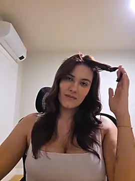 MiaRides19 Webcamshow