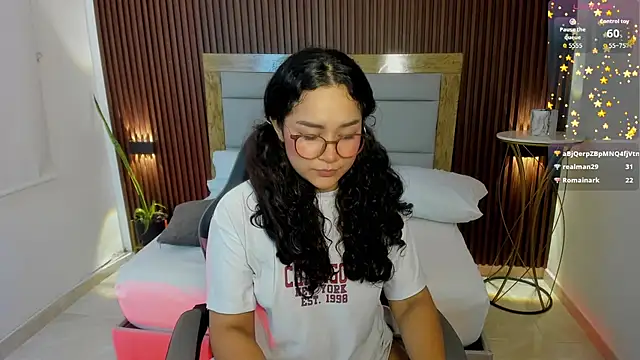 rossie_lanie_'s Live XXX Chat