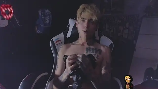 AcidMilo Show in webcam