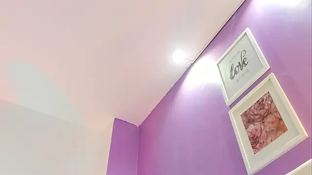 Charlotte11-11's Live XXX Chat