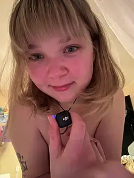 Emilly_Wills 即時 XXX 聊天