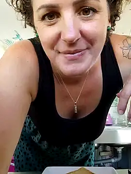 Živý XXX chat emiliemilf