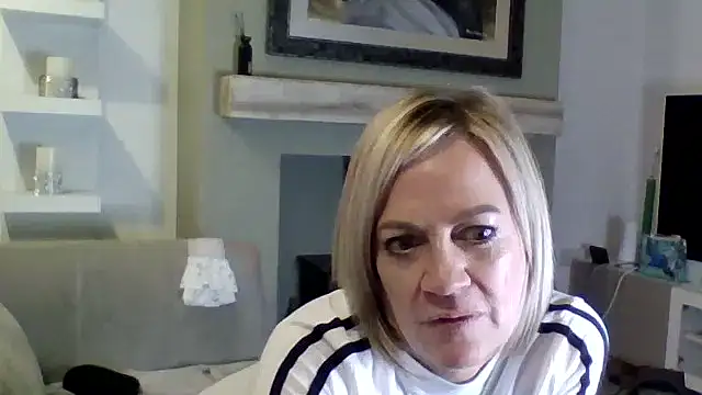 Milfshake227 Live XXX Chat