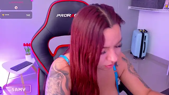 Pokazy przed kamerką – samantha_tattu