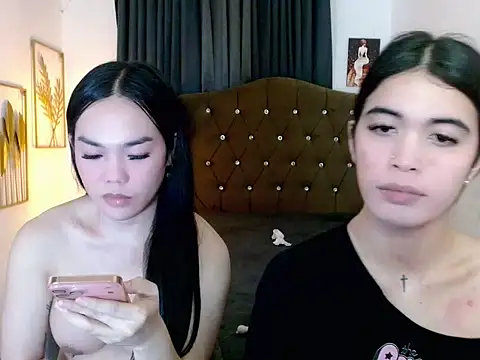 hollyyumiloove Webcam-Show