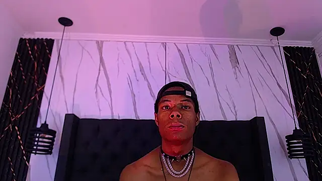 Živý XXX chat Santiago_Ortiz_