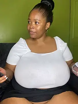 LunaCovenn's Live XXX Chat