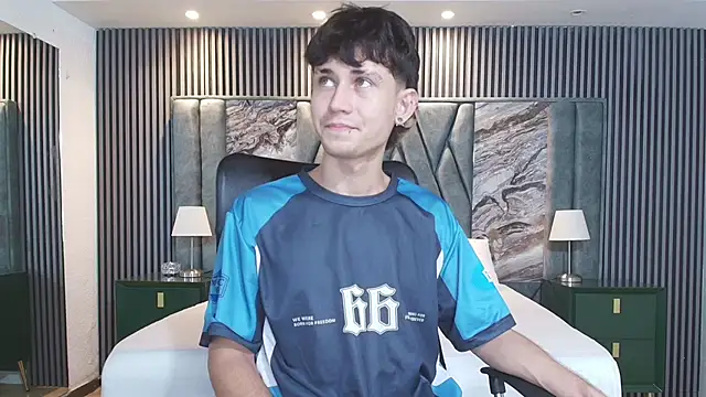 Pokazy przed kamerką – Michael_blue