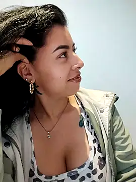 Luianna live XXX chat