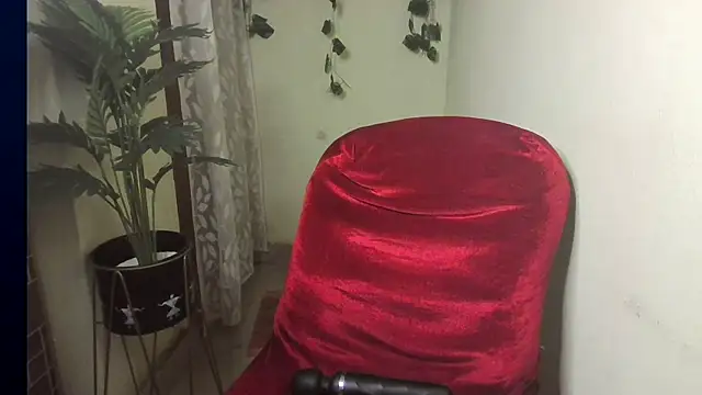 Madhubala01's Live XXX Chat