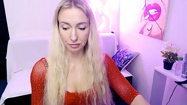 Chat XXX en directo de Cute_Smile_Shy