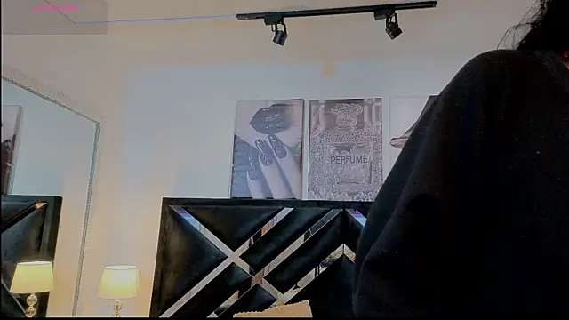 Zoe-yanin Adlı Modelin Canlı XXX Sohbeti