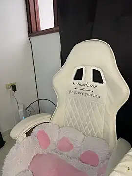 XXX chat uživo modela kuritto_