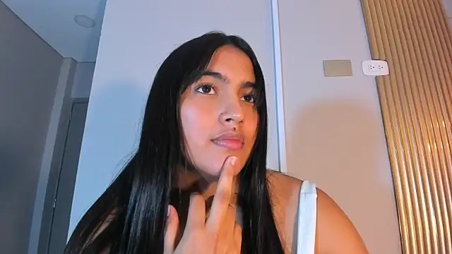 Chat XXX ao vivo de AlanaBlair_