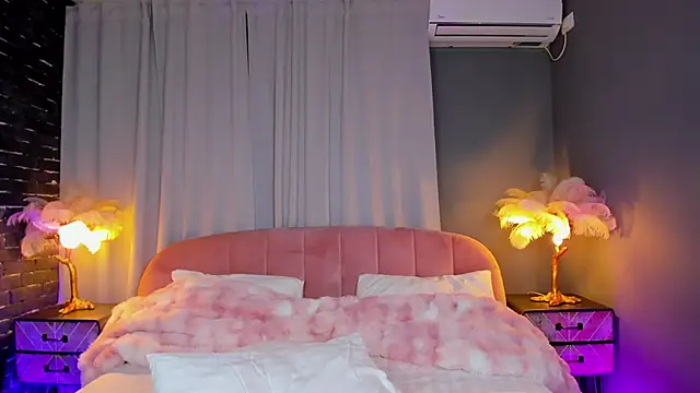 AmedeeaBanks Chat XXX in diretta