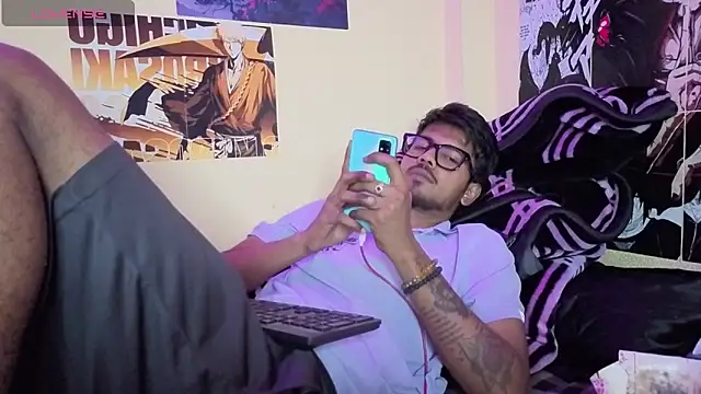 just_fucks Show in webcam