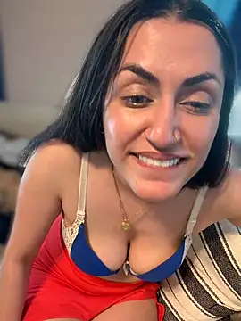 YourQueen18 live XXX chat