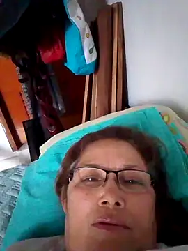 Chatroom XXX en direct de Cessi50