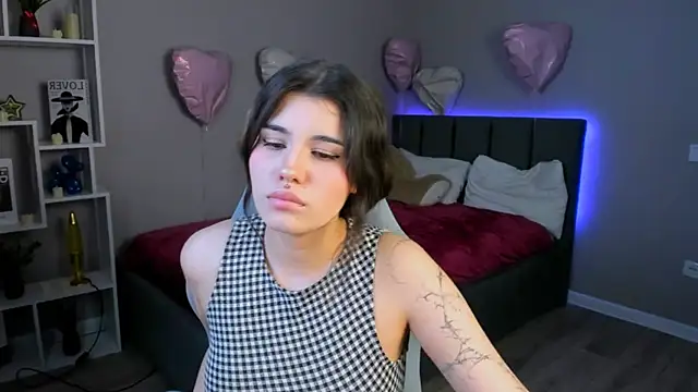 AnoraDarkのライブXXXチャット