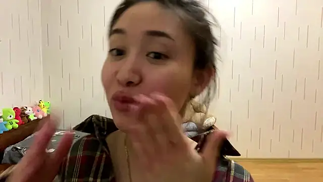 YourMiIa Chat XXX in diretta