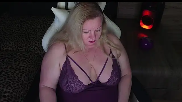 MolligSpielle Chat XXX in diretta