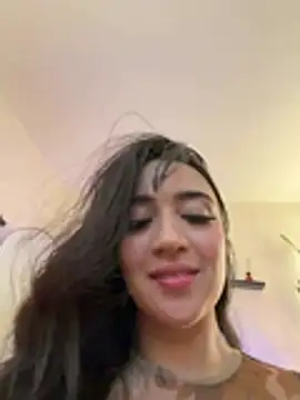 EmmyEvans1's Live XXX Chat