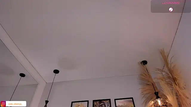 cute__cherry_'s Live XXX Chat