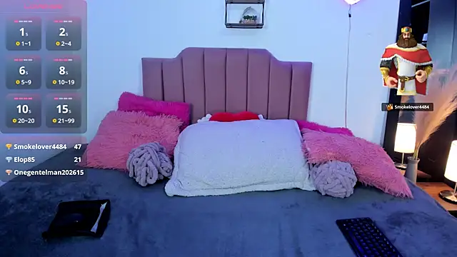 Nina_curves Chat XXX in diretta