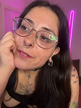 دردشة Mizztikaa الجنسية المباشرة