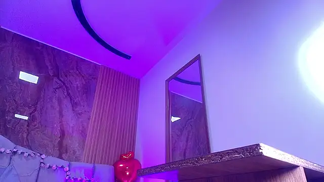 luce_williams: онлайн-секс-чат