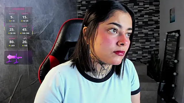 Show modela Sophiia_cherry na web-kameri