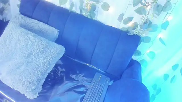 Chat +18 de Mia_Celeste1 ao vivo