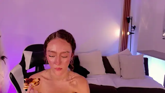 Chat +18 de ChloeMoreti ao vivo