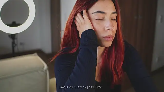 dearnina_ élő XXX-chatje