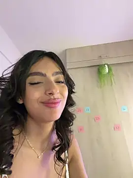 ZaraLuuv 라이브 XXX 채팅