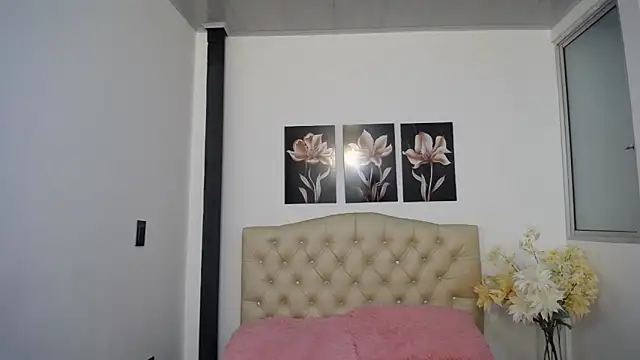 pinky_f00x Chat XXX live