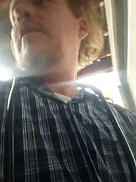 yourMasterisBored: διαδικτυακό σόου στην κάμερα