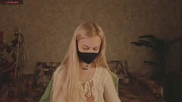 EternalOphelia Adlı Modelin Canlı XXX Sohbeti