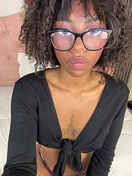 Morena_fire's Live XXX Chat