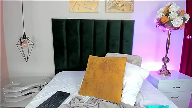 Chat +18 de Zamira_Taylor ao vivo